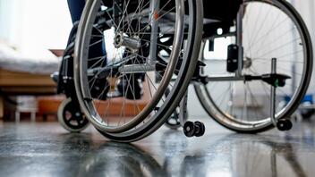 Τα 13 αναπηρικά επιδόματα που αυξάνονται από 1η Μαΐου