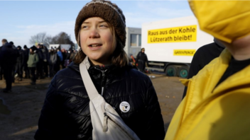 Πρόστιμο στη Γκρέτα Τούνμπεργκ επειδή απέκλεισε την είσοδο στο κοινοβούλιο της Σουηδίας