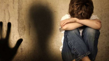 Μέγαρα: Προφυλακίστηκε ο 23χρονος Ρομά για την κακοποίηση του 4χρονου