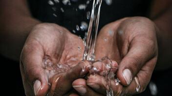 Η ανθρωπότητα, που συμπεριφέρεται σαν «βαμπίρ», αντιμέτωπη με «άμεσα» επαπειλούμενη κρίση του νερού