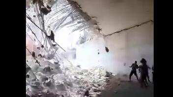 Πάτρα: Συγκλονιστικό βίντεο κάτω από τη γέφυρα λίγο πριν καταρρεύσει