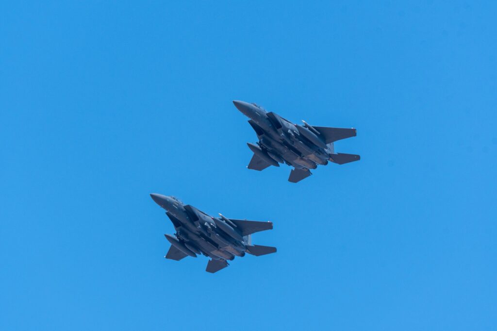 Aερικανικά μαχητικά F-35 και F-15 στη βάση της Σούδας