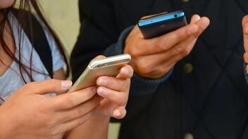 Ηλεκτρονικές απάτες: Απατεώνες μέσω ψεύτικων email και SMS προσπαθούν να εξαπατήσουν τα θύματά τους