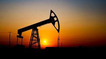Τα ΗΑΕ και η Σαουδική Αραβία κάνουν αυτό που τους αναλογεί για να ισορροπήσουν τις αγορές πετρελαίου, λένε οι υπουργοί τους