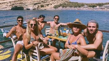 Διακοπές στην Κρήτη για γνωστή βρετανίδα ηθοποιό