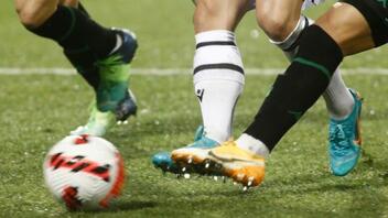 Εικόνες ντροπής σε αγώνα ποδοσφαίρου στην Ουρουγουάη - Άγριο ξύλο ανάμεσα στους παίκτες