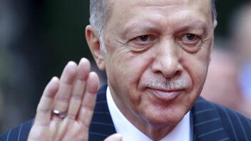 Προηγείται ο Τ. Ερντογάν στην τελευταία δημοσκόπηση πριν από τις τουρκικές εκλογές 
