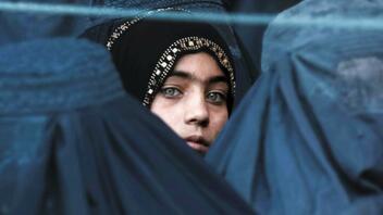 Η μεταχείριση των γυναικών και των κοριτσιών από τους Ταλιμπάν ενδέχεται να ισοδυναμεί με έμφυλο απαρτχάιντ
