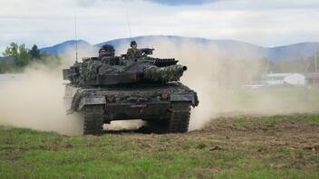 Ισπανία: Ολοκληρώθηκε η εκπαίδευση Ουκρανών στρατιωτών στα Leopard 2A4