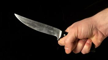 Δεκαπεντάχρονος απείλησε με μαχαίρι και λήστεψε 13χρονο