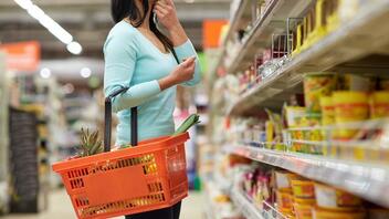 ΙΕΛΚΑ: Οι καταναλωτές μειώνουν τις δαπάνες και αλλάζουν διατροφικές συνήθειες 