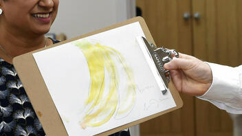 Ν. Κορέα: Στο στομάχι φοιτητή η μπανάνα «έργο τέχνης» του Κατελάν