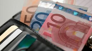Μισθοί: Η επαναφορά των κλαδικών συμβάσεων προϋπόθεση για τις αμοιβές των 1.500 ευρώ