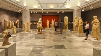 Λιγότεροι από τους μισούς Έλληνες επισκέφθηκαν κάποιο μουσείο τον τελευταίο χρόνο