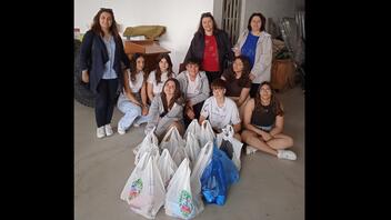 Μαθητές και εκπαιδευτικοι συγκέντρωσαν τρόφιμα για ευάλωτες οικογένειες