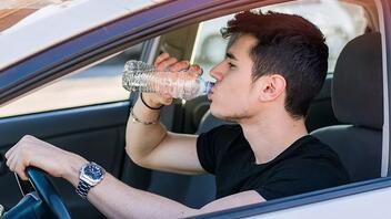 Ποιο είναι το πρόστιμο αν διψάσεις στο αυτοκίνητο;