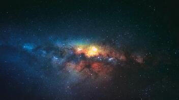 Το James Webb "είδε" στο βάθος του σύμπαντος έναν από τους αρχαιότερους γαλαξίες