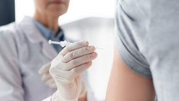 Αντιγριπικός εμβολιασμός: Τι συστήνει η Ελληνική Πνευμονολογική Εταιρεία 