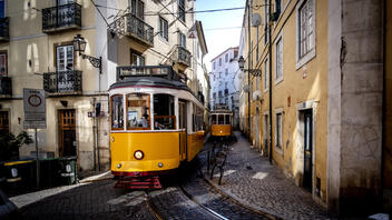 Λισαβόνα: 13 τραυματίες μετά από σύγκρουση συρμών του τραμ