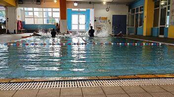 Ξεκινάνε μαθήματα κολύμβησης στο Παγκρήτιο για τους μικρούς μαθητές