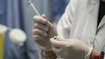 «Απίστευτα χαμηλά» ποσοστά εμβολιασμού κατά της Covid-19 και της γρίπης