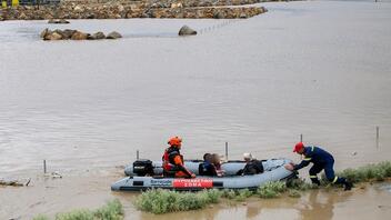 Προειδοποίηση από τον ΔΕΔΔΗΕ στους πλημμυροπαθείς: "Μην πλησιάζετε σπασμένες κολώνες"