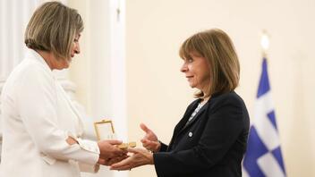 Μια νοσηλεύτρια, κόσμημα για την Κρήτη, τιμήθηκε από την πρόεδρο της Δημοκρατίας!