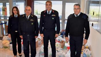 Τρόφιμα και είδη πρώτης ανάγκης στις Μητροπόλεις της Κρήτης από τους αστυνομικούς