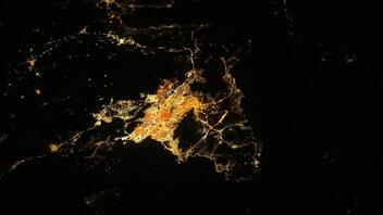 NASA: Η εντυπωσιακή εικόνα της νυχτερινής Αθήνας από το διάστημα