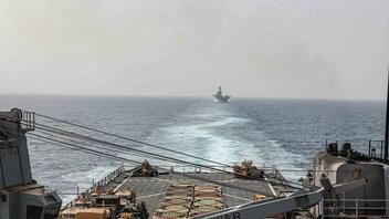 Ερυθρά Θάλασσα: Τελεσίγραφο 12 χωρών στους Χούτι για τις επιθέσεις σε πλοία