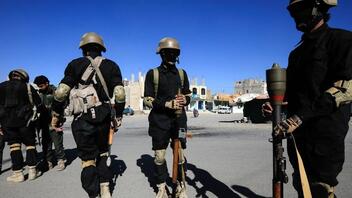 Οι Χούθι κήδευσαν 17 μαχητές που σκοτώθηκαν σε αμερικανο-βρετανικά πλήγματα