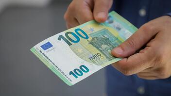 Συμμορία διακινούσε πλαστά χαρτονομίσματα των 100 ευρώ και στην Ελλάδα