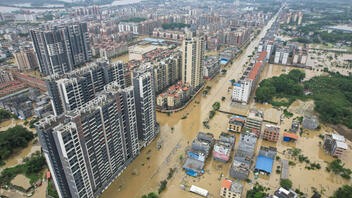 Καταρρακτώδεις βροχές στην Κίνα - Τουλάχιστον τρεις νεκροί από πλημμύρες