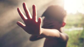 Ζάκυνθος: Ένοχη η μητέρα που κακοποιούσε τα δύο υιοθετημένα ανήλικα παιδιά της