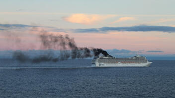  Πειραιάς: Στα ύψη η ατμοσφαιρική ρύπανση από τα πλοία!