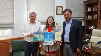  Με τη νικήτρια του ευρωπαϊκού διαγωνισμού «Juvenes Translatores» συναντήθηκε ο Περιφερειάρχης Κρήτης 