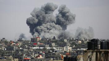 Το Ισραήλ βομβάρδισε δύο συνοικίες της Ράφας