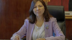 Η Κρητικοπούλα ... της Αργεντινής διαβάζει Καζαντζάκη και τρώει μυζήθρα