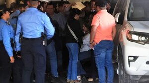 Ονδούρα: Βουλευτής τραυματίστηκε από εκρηκτικό μηχανισμό έξω από το Κογκρέσο