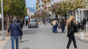 Βραχυχρόνιες μισθώσεις χωρίς φρένο - Καταστήματα γίνονται σπίτια και το κέντρο «αδειάζει»