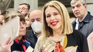 «Άπαρσις»: μία αίθουσα γεμάτη καρδιές για την Αγγελική Ζαχαράκη