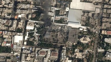 Ιράν, Βομβαρδισμός, Χαμενεΐ