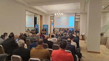 Διευθυντές Ξενοδοχείων, Ολομέλεια