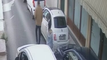 Kρητικιά στιχουργός άφησε για λίγο τη βαλίτσα στη βεράντα για να τη βάλει στο αυτοκίνητο και την έκλεψαν