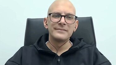 Μήνυμα ζωής από τον δήμαρχο του Άη Στράτη: «Χειρουργήθηκα Τετάρτη, Κυριακή επέστρεψα στο νησί και τη Δευτέρα ήμουν στο γραφείο»