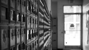 Θυρίδες, Κούριερ