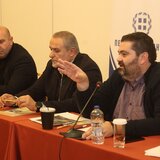 Το "παλεύει" σκληρά με την ευλογιά ο Σταύρος...