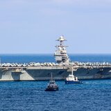 Με το αεροπλανοφορό Ford στη Σούδα ο Τραμπ προειδοποιεί το Ιράν για «πολύ κακή ημέρα»