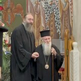 Χειροτονία: το συγκινητικό τετ-α-τετ του Ιωακείμ με τον υποβασταζόμενο γέροντα Ειρηναίο - Βίντεο