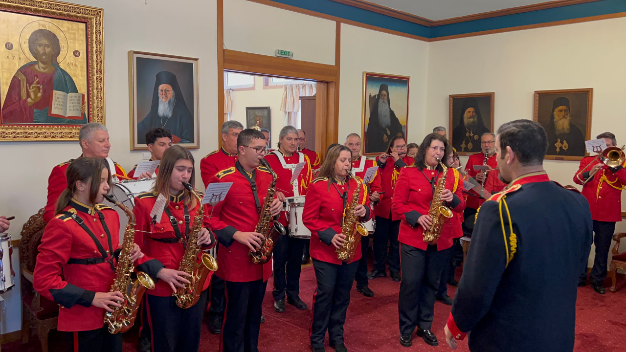 Έψαλαν τα Πρωτοχρονιάτικα κάλαντα στον Αρχιεπίσκοπο Κρήτης 